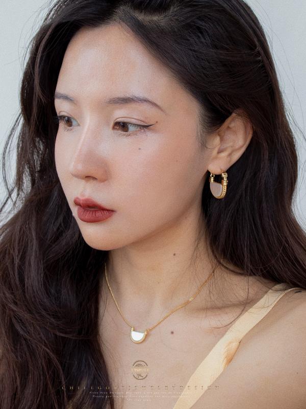 イヤリング宝飾品 冷やりとした 学生寄宿舎 レトロ 自然的 厚 撥ねのける 白 蝶 貝 ピアス  ピアス 今めかしい