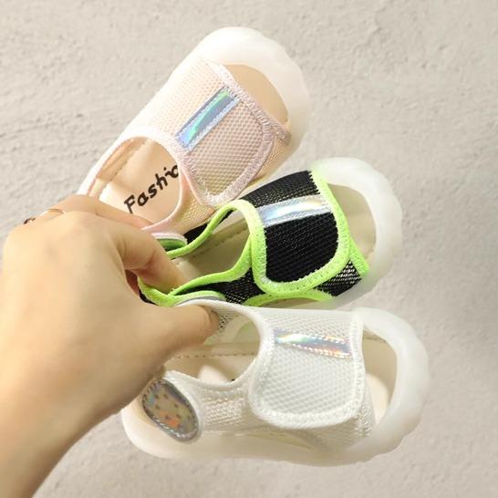 サンダル 子供靴 男の子 女の子 夏 滑りにくい アンチキック 通気性 スパンコール キラキラ つま先保護 幼児靴 軽量 履きやい かわいい
