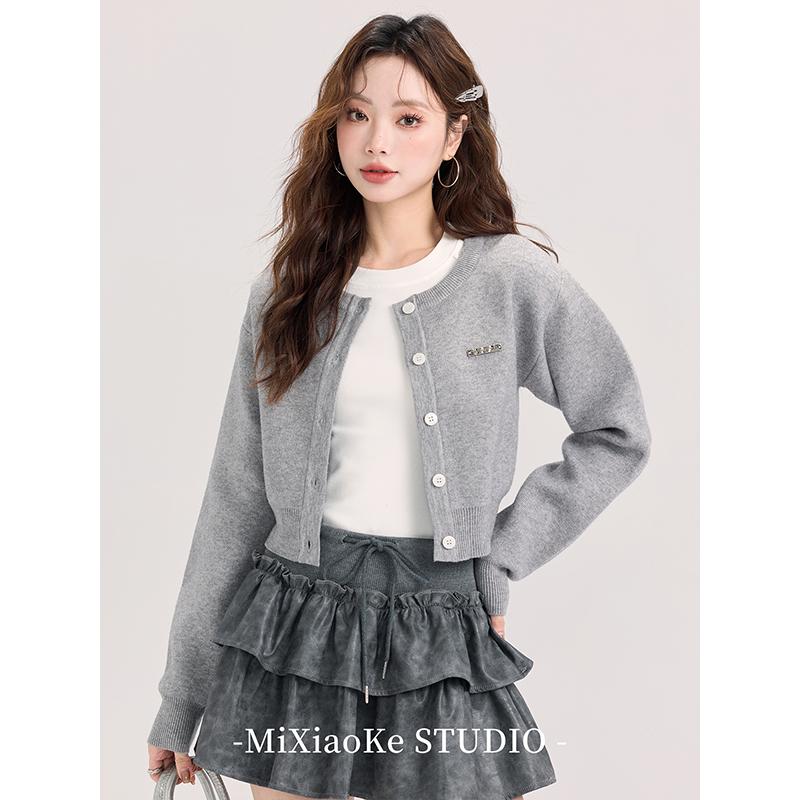 Tシャツ カーディガン トップス スカート レディース おしゃれ ファッション 白 長袖 秋 インナー レイヤリング スリムフィット カジュアル 無地 デイリー