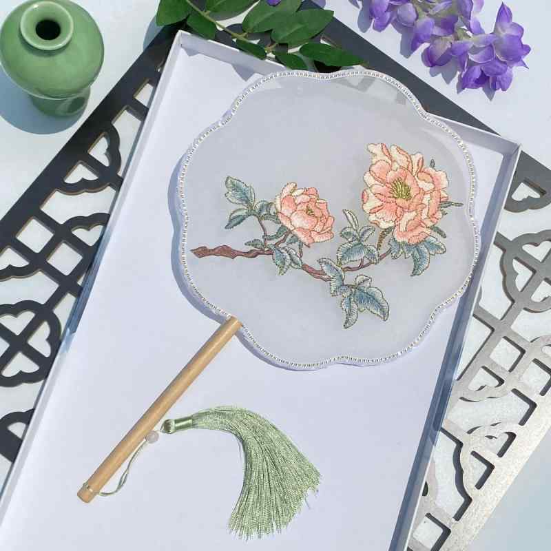 扇 うちわ ファン おしゃれ レトロ 中国風 刺繍 夏 チャイナ ダンス ラウンド レディース アクセサリー 小物 タッセル 上品