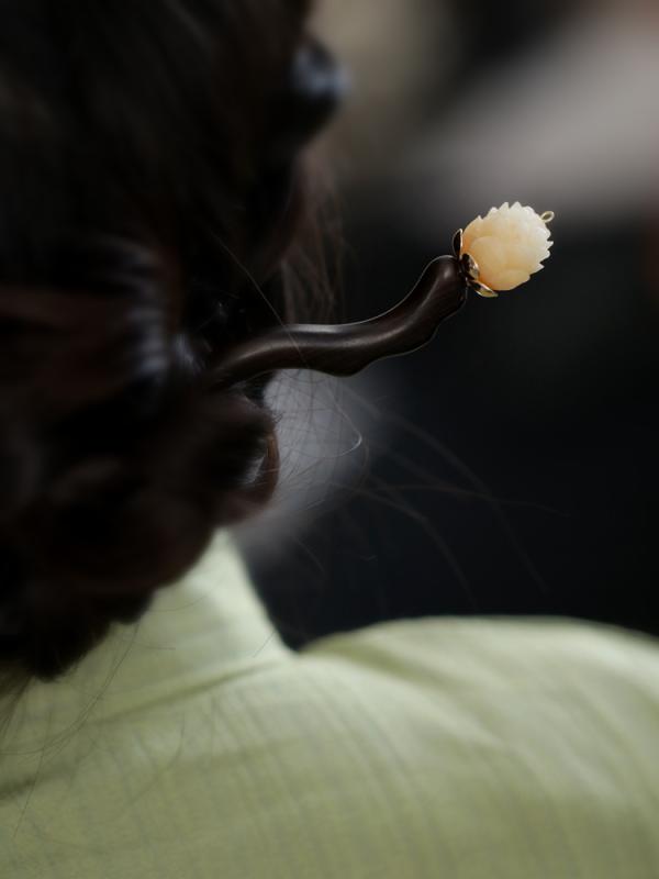 ヘアアクセサリー かんざし ヘアピン 木 頭 髪飾り 髪留め 蓮花 檀木 大人式 母の日 ヘア レトロ おしゃれ モダン レトロ レディース シンプル ナチュラル 装飾品 撮影 小道具 レディース