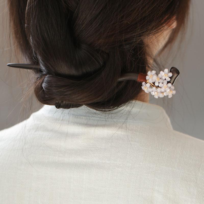 ヘアヘアアクセサリー かんざし ヘアピン 木 花柄 漆黒 頭 髪飾り 髪留め 大人式 母の日 ギフト レトロ おしゃれ モダン レトロ レディース シンプル ナチュラル 装飾品 撮影 小道具 レディース