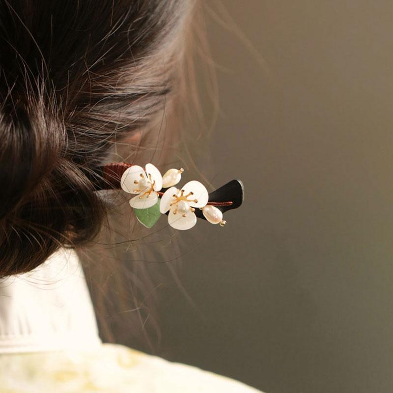 ヘアヘアアクセサリー かんざし ヘアピン 花柄 手工 木 頭 髪飾り 髪留め 大人式 母の日 ギフト レトロ おしゃれ モダン レトロ レディース シンプル ナチュラル 装飾品 撮影 小道具 レディース