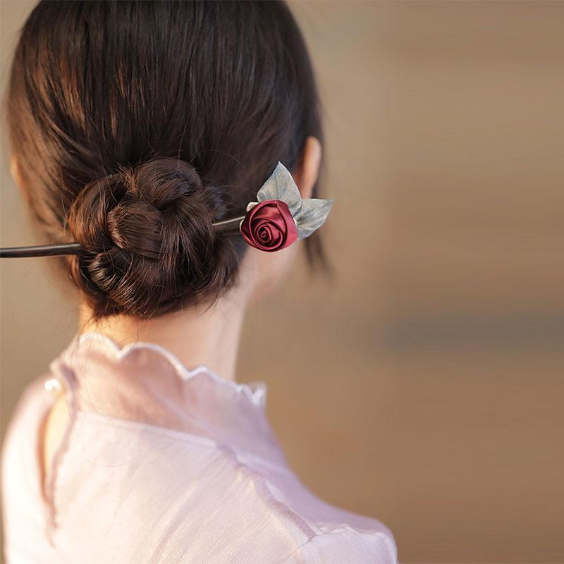 ヘアアクセサリー かんざし ヘアピン 木 バラの花 伝統 頭 髪飾り 髪留め 魅惑 ギフト レトロ おしゃれ レトロ レディース シンプル 大人式 母の日 クラシックモダン 装飾品 撮影 小道具 レディース