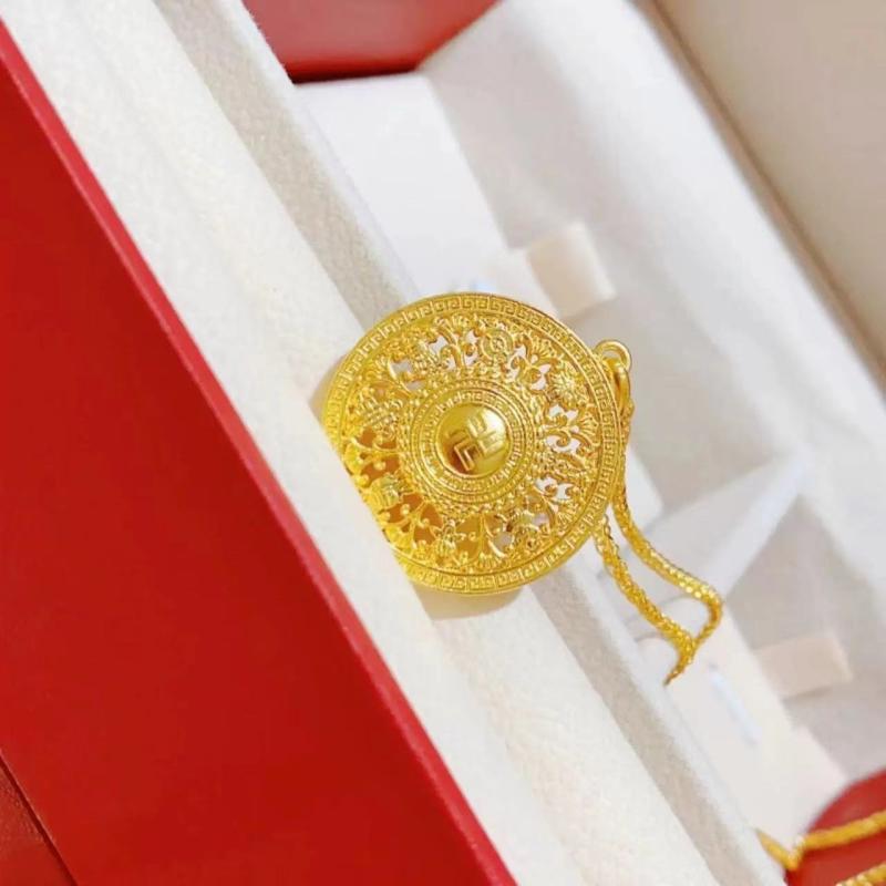 ペンダント 18Kゴールド カラーゴールド 色褪せにくい 剥がれにくい 透かし彫り 八宝羅針盤 星空モチーフ 福文字 民族風 レトロ ネックレスチャーム