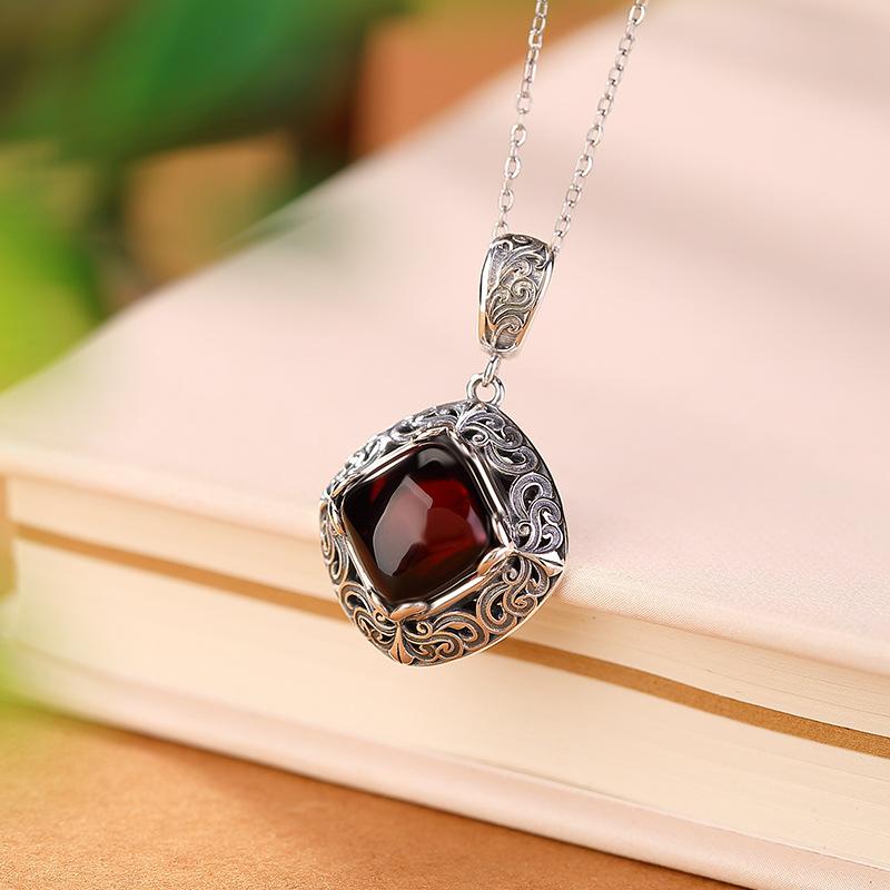 ペンダント レディース 925スターリングシルバー 琥珀 アンバー レトロ ヴィンテージ ひし形透かし彫り スクエア 吉祥如意 民族風 上品 エレガント｜セキュアデポ