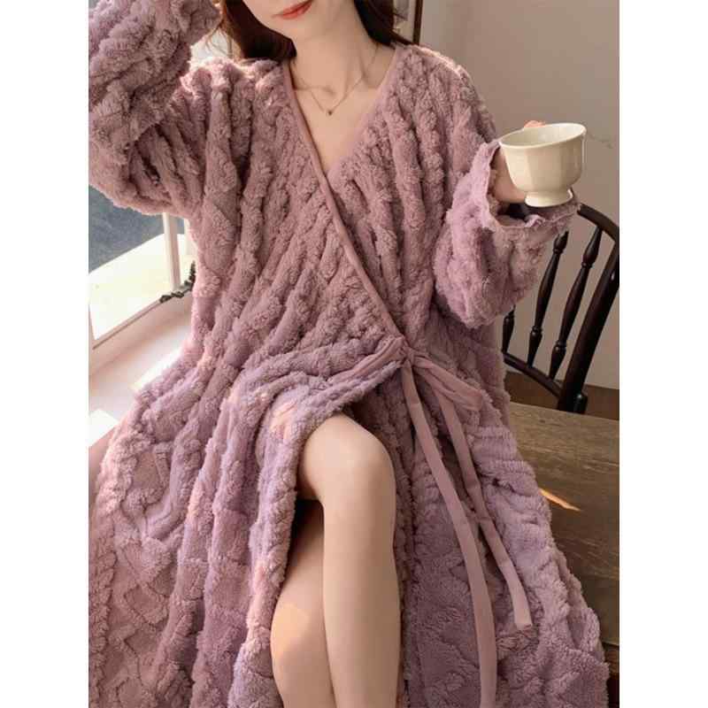 パジャマ レディース 厚手 保温 あったか もこもこ サンゴフリース ジャガード ロング丈 膝下 プリンセス風 かわいい ナイトガウン ルームウェア 部屋着 バスローブ 冬 紫