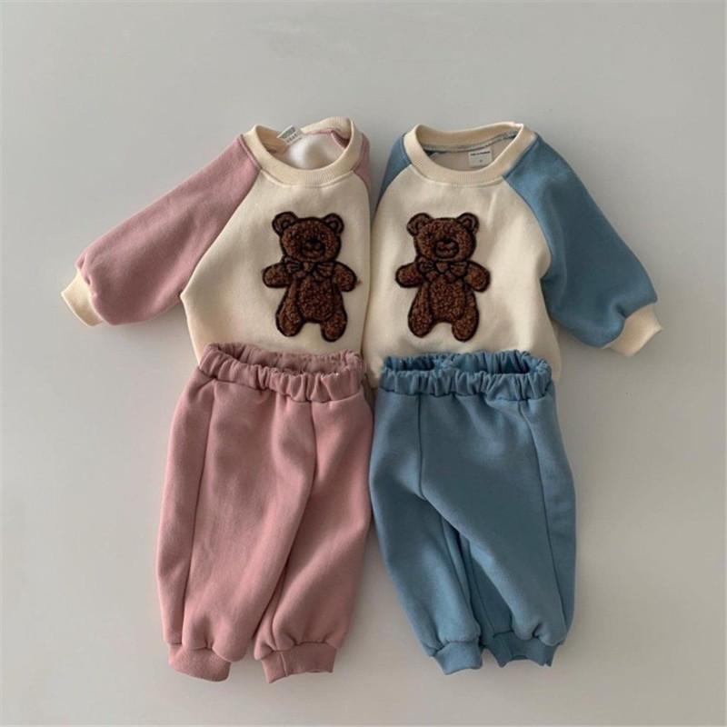 ベビー服 男の子 女の子 ユニセックス 春秋 セットアップ 上下セット くま 刺繍 かわいい コットン 綿100％ 長袖 Tシャツ ロングパンツ ルームウェア 部屋着 2点セット 丸首