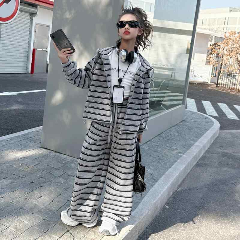 キッズ 女の子 ジュニア 春秋 セットアップ 長袖 ジップアップ パーカー ストライプ おしゃれ トレンド カジュアル スポーツ 綿85%混紡 柔らか素材 ロングパンツ 2点セット 普段着 部屋着 通園通学