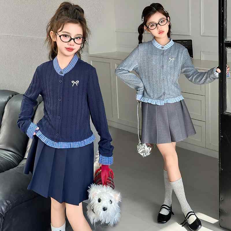セットアップ 女の子 キッズ ジュニア 子供服 ガールズ 春秋 長袖 ソフトタッチ 綿混 コットン 韓国ファッション スクール風 カジュアル 重ね着風 フェイクツーピース プリーツスカート 無地 2点セット グレー 紺 通学 お出かけ 発表会
