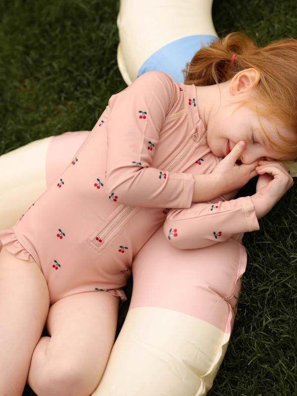 水着 女の子 ガールズ 速乾 日焼け対策 UVカット 長袖 ワンピース スイムウェア ラッシュガード 幼児 幼園児 キッズ かわいい サクランボ イチゴ 総柄 プリント ビーチ プール 海水浴 夏 旅行 リゾート ポリエステル素材