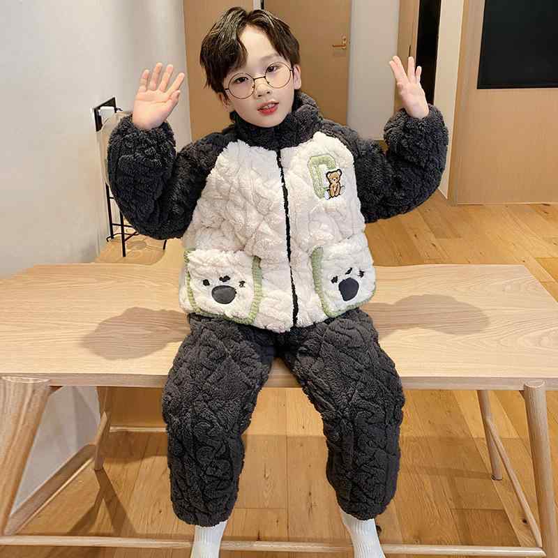 ルームウェア 男の子 キッズ 冬物 フランネル 中綿入り 三層構造 サンゴフリース 厚手 裏起毛 あったか もこもこ 保温 防寒 小中学生 ジュニア パジャマ 部屋着 寝間着 140cm 150cm 160cm ポリエステル キャラクター柄 カジュアル