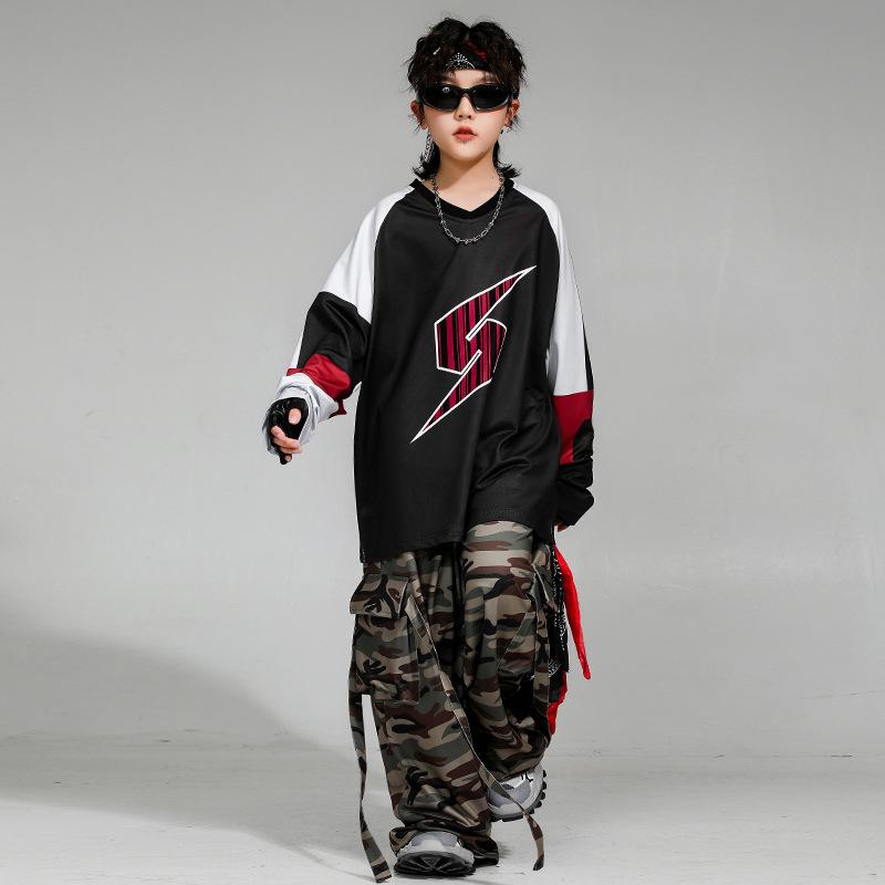 ダンス 衣装 キッズ 男の子 ボーイズ ヒップホップ ストリート 黒 ブラック 稲妻迷彩 セットアップ 上下セット 発表会 舞台 イベント パフォーマンス ステージ レッスン着 練習着 カジュアル 運動 アセテート繊維 春秋