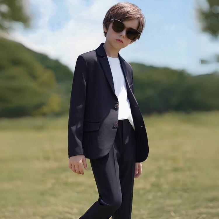 キッズ 男の子 フォーマルスーツ ソフトな着心地 シングルボタン ポリエステル 無地 セットアップ ジャケット パンツ 発表会 演奏会 結婚式 七五三 入学式 卒業式 舞台衣装 礼服 英国風 春秋