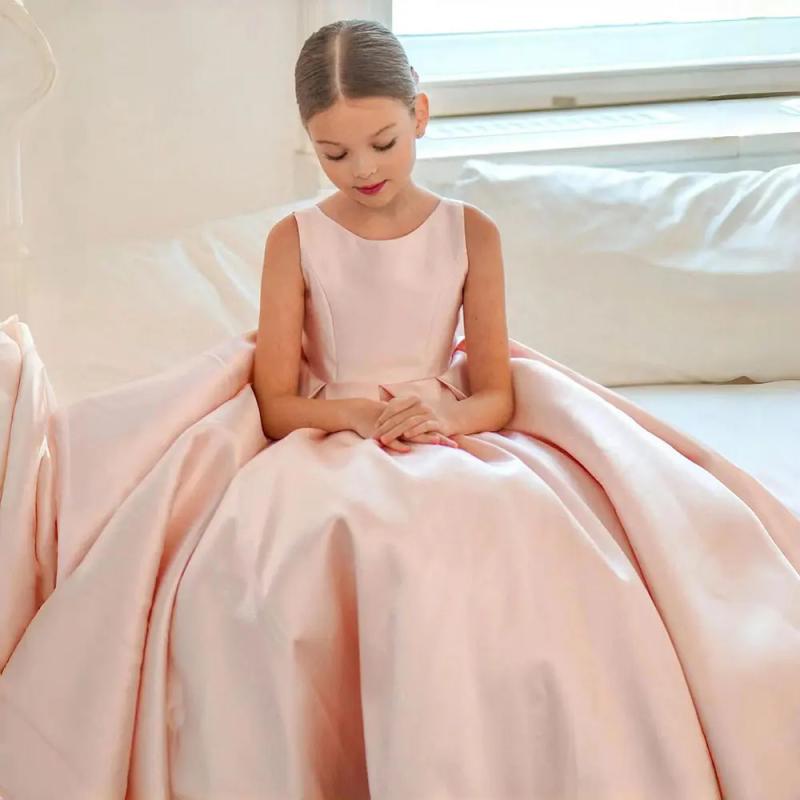 プリンセスドレス 女の子 子供 ガールズ 結婚式 誕生日 発表会 ピアノ コンクール フォーマル 礼服 フラワーガール サテン 白 高級感 光沢感 オールシーズン