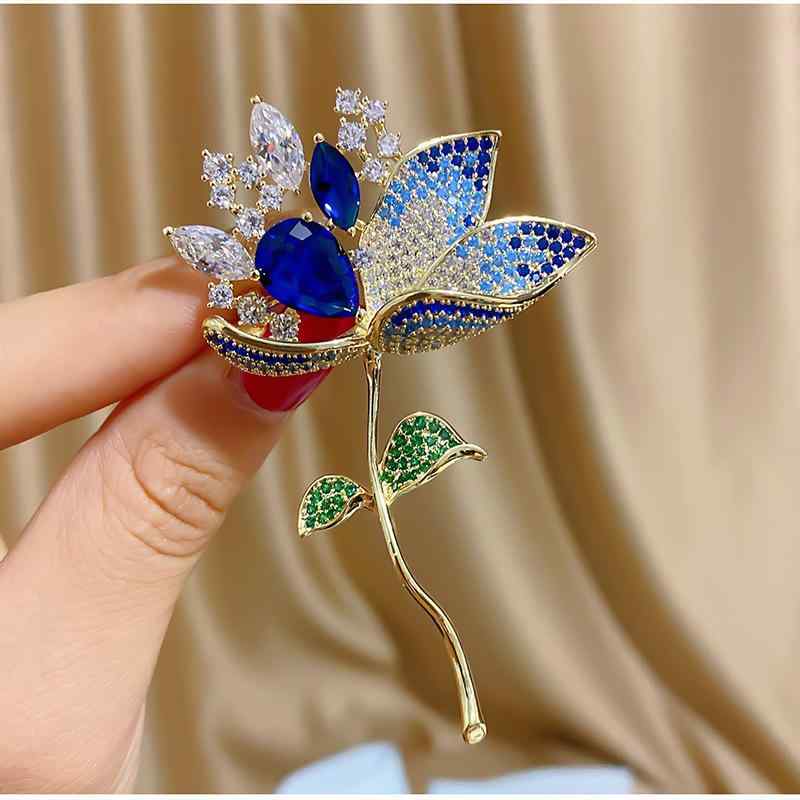 ブローチ 男女兼用 韓国風 ジルコニア 蓮の花 エレガント 上品 存在感 ピンブローチ アクセサリー ショール ストール スカーフ留め 多機能 通勤 オフィス ライトラグジュアリー 銅製