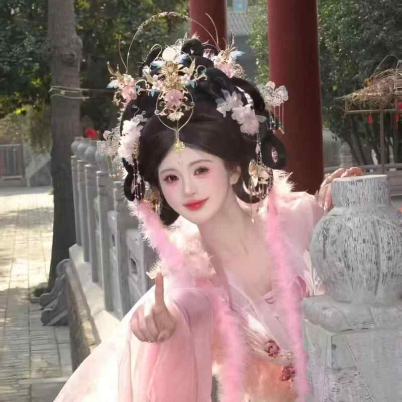 頭飾り レディース 女性用 敦煌スタイル エレガント エキゾチック 金属製 簪 かんざし ヘアクラウン 額飾り 流蘇 タッセル 精巧な細工 古風 漢服 衣装 和装小物 電気メッキ加工 春夏