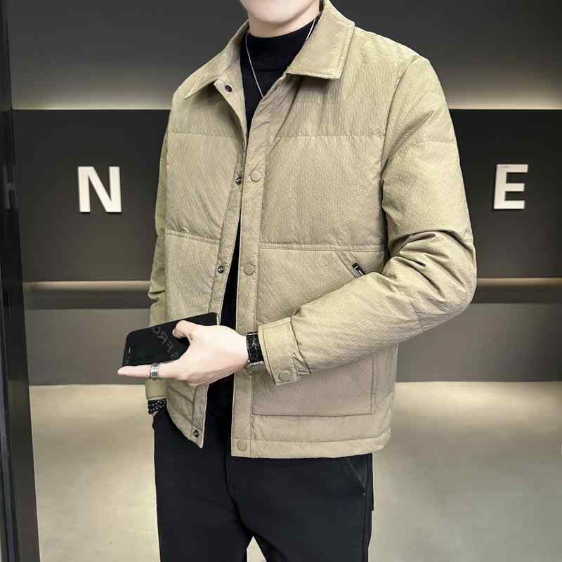 ダウンジャケット メンズ 上質 軽量 薄手 防寒 保温 ビジネス カジュアル 通勤 オフィス ホワイトダックダウン 襟付き 無地 ポリエステル スタイリッシュ シワになりにくい 黒 カーキ 冬物｜セキュアデポ 7,216円