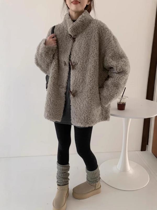 シープスキンコート レディース ゆったり 厚地の外套大きさ トグルボタン ダッフルコート風 リアルムートン ラムウール 照明ランプ色つや 真っただ中丈 ロング丈 あったか 防寒 秋冬 心地好い 上衣