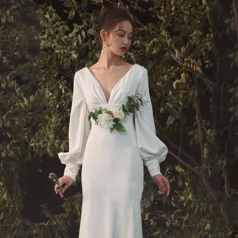 ウェディングドレス レディース 長袖 シンプル サテン Aライン ロング丈 花嫁 結婚式 二次会 披露宴 低身長 小柄向け ハイウエスト エレガント 秋冬 フォーマル オープンバック 体型カバー