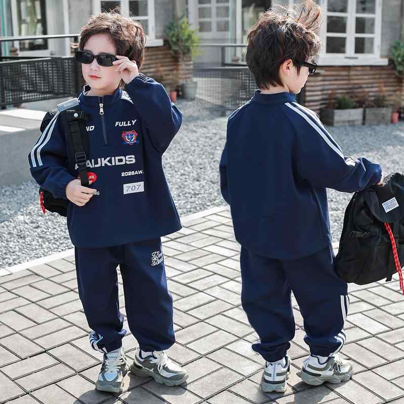 キッズ 男の子 春秋 長袖 プルオーバー 綿混素材 柔らかい肌触り サイドライン 英字プリント 韓国風 かっこいい カジュアル スポーツ パンツ 2点セット 紺色