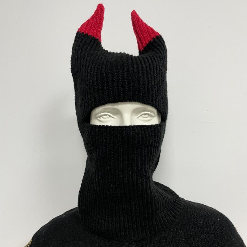 ニット帽 ハロウィン イベント コスプレ 仮装 ツノ付き おもしろ ユニーク 個性的 保温 防寒 防風 通気性 ポリエステル素材 プルオーバー 秋冬用 切り替えデザイン