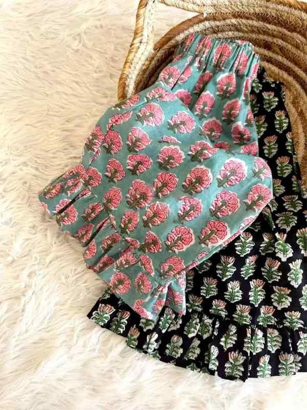 パンツ キッズ 女の子 3歳から8歳 防虫 ウエストゴム コットン フレア 長パンツ 春夏 花柄 総柄 スリム おしゃれ カジュアル 外出用
