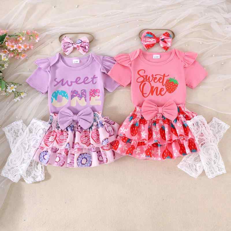 ベビー キッズ 女の子 春夏 欧米風 コットン 柔らかい 半袖 フリル袖 ロンパース カバーオール スカート ヘアバンド 英字 花柄 プリント リボン ピンク パープル 3点セット