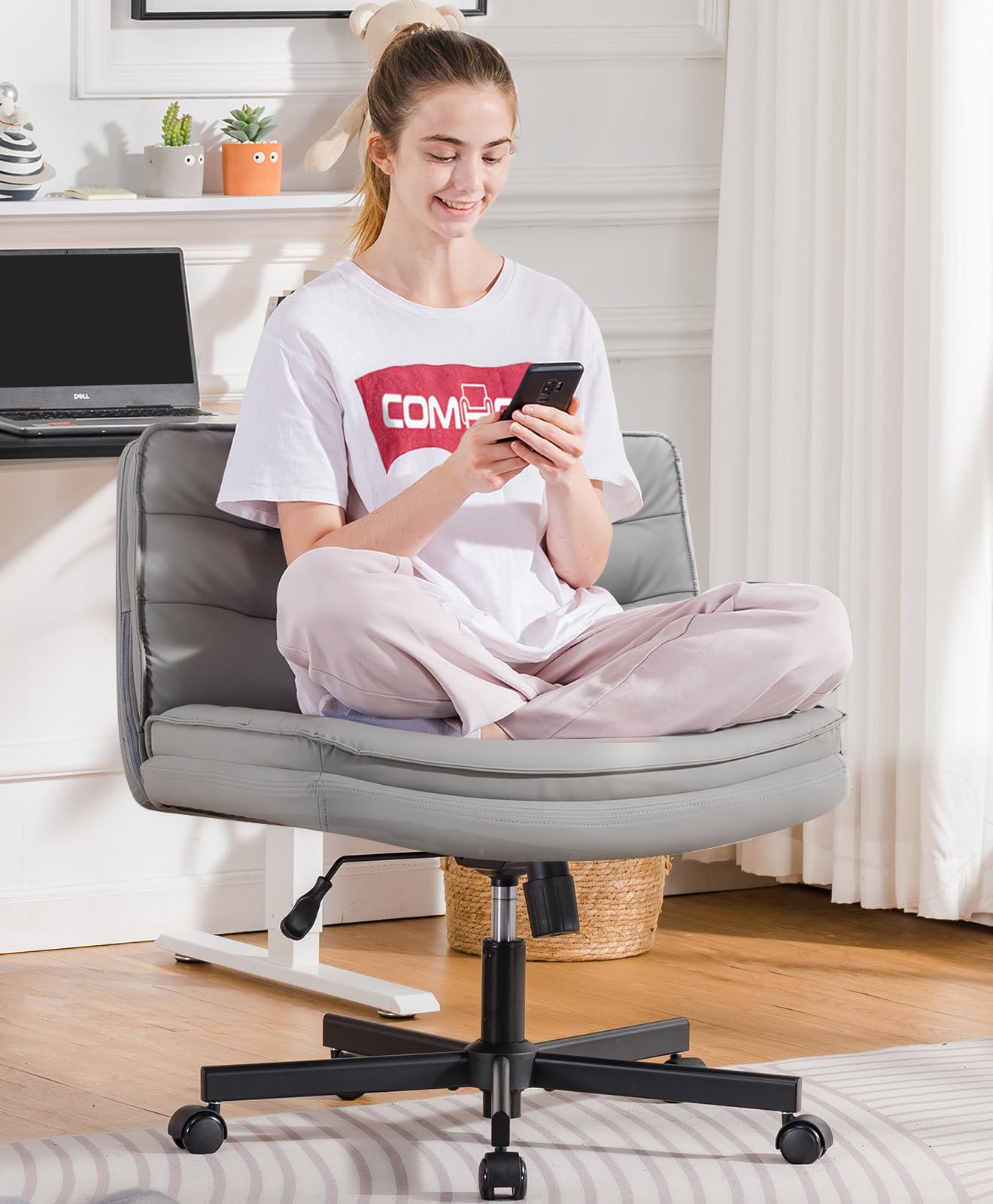 Kuromi様 白いソファと茶色のオフィスチェア、ストライプ椅子*2 Kuromi様 白いソファと茶色のオフィスチェア、ストライプ椅子*2 Kuromi