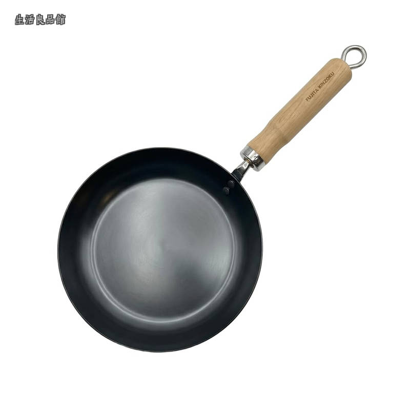 【送料無料】鉄フライパン SAKURA FRYINGPAN 20cm 24cm 26cm 28cm 国産 正規品 IH ガス火 20センチ 24センチ 26センチ 28センチ 日本製 軽い おしゃれ 丈夫 長持ち 錆びにくい 焦げにくい 鉄 FUJITA KINZOKU (26cm)｜生活良品館
