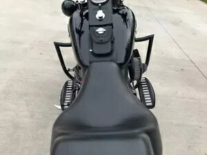 バガー エンジンガード ハイウェイバー クラッシュ 4 ソフテイル ハーレー ファットボーイ ヘリテージ 00-17 Bagger Engine Guard Highway Bar Crash 4 Softail Harley Fatboy Heritage 00-17 【並行輸入品】