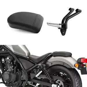 後部助手席/フットペグフットレスト付きホンダレベル300 500 2017-2024に適合 Rear Passenger Seat W/Footpegs Footrests Fit For Honda Rebel 300 500 2017-2024 【並行輸入品】