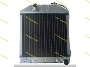 C7NN8005H ラジエーター フォード トラクター 2000 2600 3000 3600 4000 4450 行 4 C7NN8005H Radiator for Ford Tractor 2000 2600 3000 3600 4000 4450 Row 4 【並行輸入品】