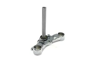 V-Twin Mfg. 24-1035 クローム ローワー トリプル ツリー 11-15 1200 48 48用 V-Twin Mfg. 24-1035 Chrome Lower Triple Tree for 11-15 1200 Forty-Eight 48 【並行輸入品】