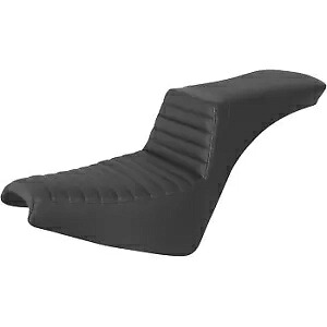 SADDLEMEN(サドルメン) 818-30-191 ブラック ステップアップシート フロント タックンロール 18-22 FXBB 20-22 FXST SADDLEMEN 818-30-191 Black Step-Up Seat Front Tuck-n-Roll 18-22 FXBB 20-22 FXST 【並行輸入品】