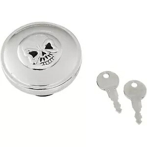 DRAG 0703-0688 クローム スカル ベント付き右手ねじ込み式ロック ガス キャップ 96-22 用 DRAG 0703-0688 Chrome Skull Vented Right Hand Screw-In Locking Gas Cap for 96-22 【並行輸入品】
