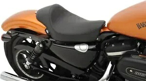 ドラッグスペシャリティーズ 10-22スポーツスター用 スムースカフェスタイルソロシート 0804-0607 Drag Specialties 0804-0607 Smooth Cafe-Style Solo Seat for 10-22 Sportster 【並行輸入品】