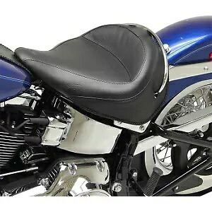MUSTANG 76232 ヴィンテージ ワイド ソロ ビニール シート 05-17 ソフテイル デラックス用 MUSTANG 76232 Vintage Wide Solo Vinyl Seat for 05-17 Softail Deluxe 【並行輸入品】