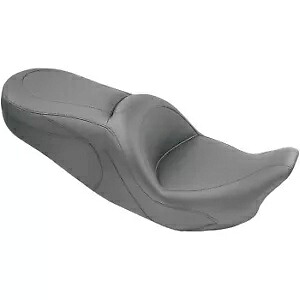 マスタング 76032 ワンピース スポーツ ツーリング ブラック スムース プレーン シート ツーリング用 08-20 Mustang 76032 One-Piece Sport Touring Black Smooth Plain Seat for Touring 08-20 【並行輸入品】