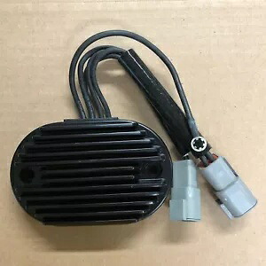 V-Factor 16285 ブラック ソリッドステート レギュレーター 12V ハーレー ソフテイル 2007 専用 V-Factor 16285 Black Solid-State Regulator 12V for Harley Softail 2007 Only 【並行輸入品】
