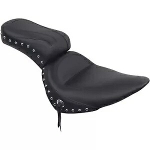 MUSTANG 75303 スタッズ付き 2 アップ シート ソフテイル 84-99 用 MUSTANG 75303 Studded 2-Up Seat for Softail 84-99 【並行輸入品】