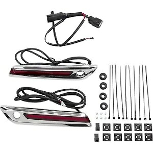 CIRO 40170 クローム レッド LED サドルバッグ ヒンジ カバー 14-21 ツーリング用 CIRO 40170 Chrome Red LED Saddlebag Hinge Covers for 14-21 Touring 【並行輸入品】