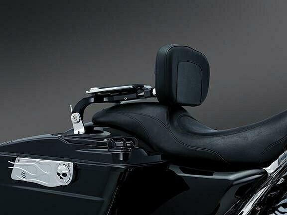 Kuryakyn - 1661 - 多目的運転席または助手席バックレスト、ブラック & クローム Kuryakyn - 1661 - Multi-Purpose Driver or Passenger Backrest, Black & Chrome 【並行輸入品】
