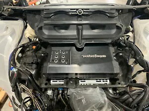 2014 + ハーレー アンプ マウント & 配線キット (ロックフォード フォズゲート T400x4AD または TM400x4AD 用) 2014 + Harley amp mount & wiring kit for rockford fosgate T400x4AD or TM400x4AD 【並行輸入品】