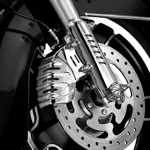 クローム フロント ブレーキ キャリパー カバー ハーレー ツーリング エレクトラグライド 2008-2020 に適合 Chrome Front Brake Caliper Covers Fit for Harley Touring Electra Glide 2008-2020 【並行輸入品】