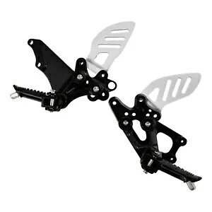 フロントライダーフットレストフットペグブラケットスズキ GSXR600 GSXR750 2006-2010 Front Rider Footrests Foot Pegs Bracket Fit For SUZUKI GSXR600 GSXR750 2006-2010 【並行輸入品】