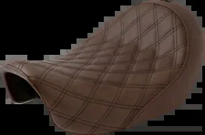 Saddlemen Renegade ブラウン格子ステッチ ソロ ジェル シート 2006-17 ハーレー ダイナ用 Saddlemen Renegade Brown Lattice Stitched Solo Gel Seat for 2006-17 Harley Dyna 【並行輸入品】