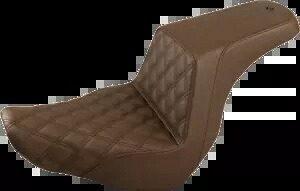 Saddlemen ブラウン ステップアップ タックアンドロール シート 2018-2023 ハーレー ソフテイル FLSB FXLR 用 Saddlemen Brown Step Up Tuck-N-Roll Seat for 2018-2023 Harley Softail FLSB FXLR 【並行輸入品】
