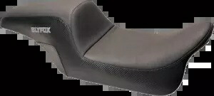 Slyfox スムース カーボンファイバー シート 1997-2007 ハーレー ツーリング FLHT FLHR FLTR に適合 Slyfox Smooth Carbon Fiber Seat fits 1997-2007 Harley Touring FLHT FLHR FLTR 【並行輸入品】