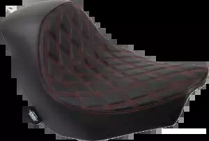 Drag Specialty レッド ダイヤモンド ソロシート 2018-2023 ハーレー ソフテイル ローライダー用 Drag Specialties Red Diamond Solo Seat for 2018-2023 Harley Softail Low Rider 【並行輸入品】